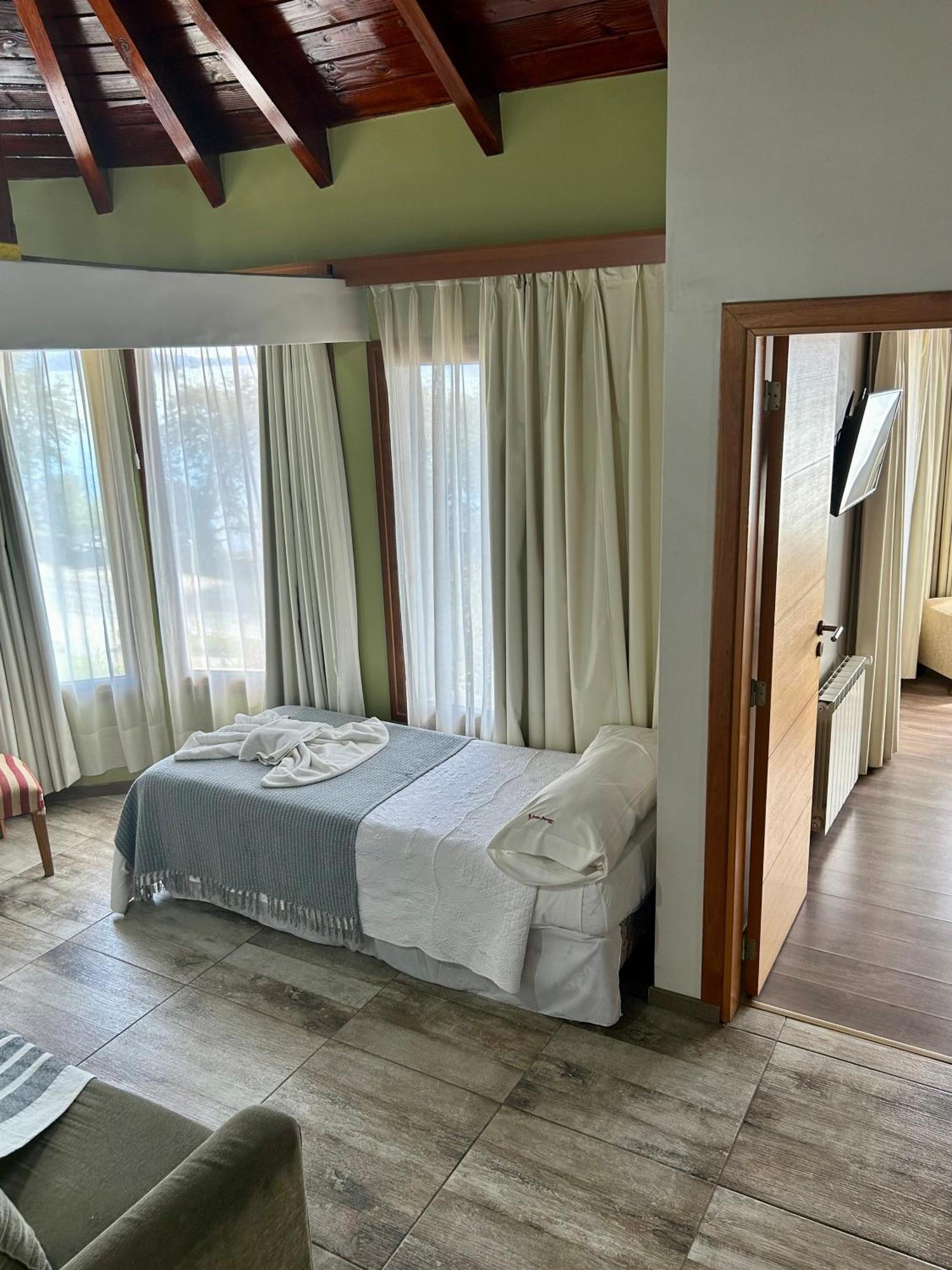 Bahia Paraiso Apart & Suites 圣卡洛斯-德巴里洛切 外观 照片