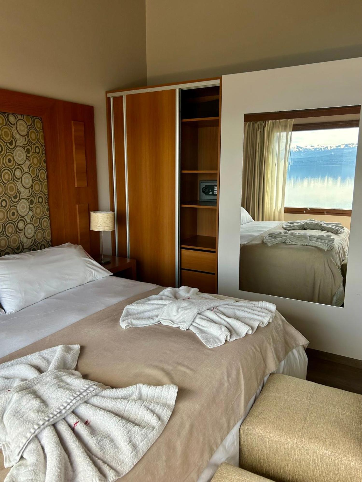 Bahia Paraiso Apart & Suites 圣卡洛斯-德巴里洛切 外观 照片