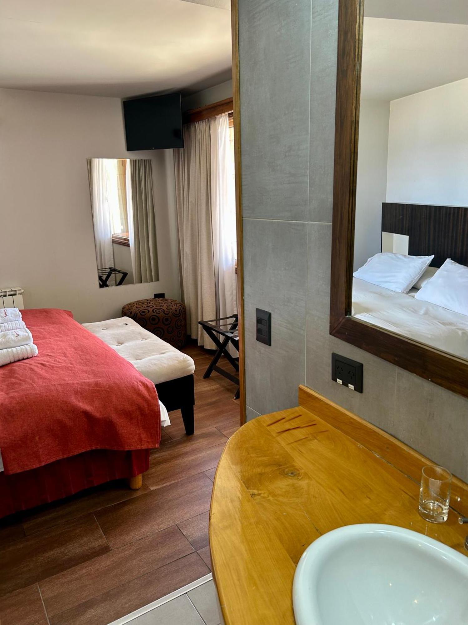 Bahia Paraiso Apart & Suites 圣卡洛斯-德巴里洛切 外观 照片